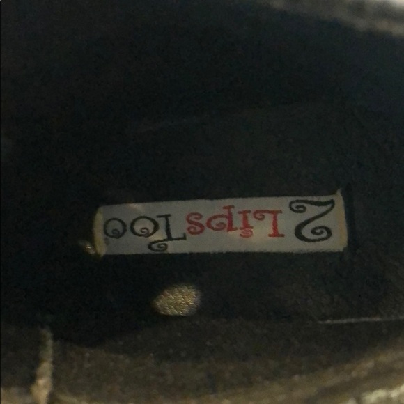 Shoes - Picture 4 of 4